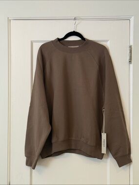 Essentials Fear of God Men’s Chocolate Brown Crewneck Sweatshirt